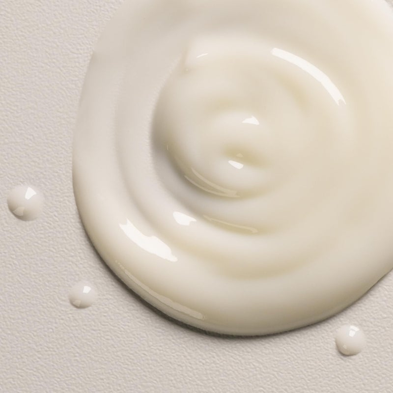 Davines OI All in One Milk | Hair Milk Spray | Powerful Hair Detangler + Heat Protection | Smoothes Frizzy Hair | 4.56 Fl Oz - Image 4