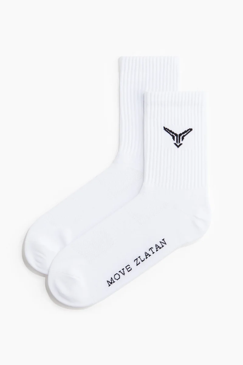 اتش اند ام جوارب رياضية من نسيج دراي موف - عبوة من 3 أزواج