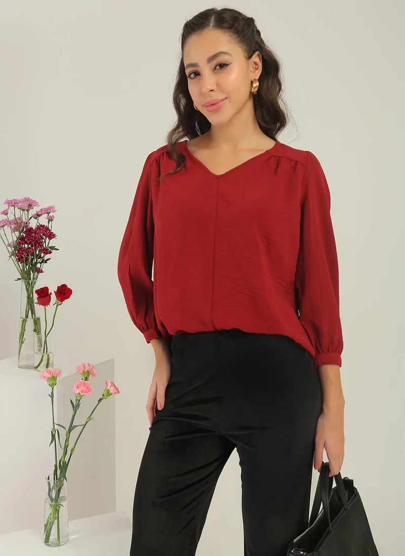 جلو باص Globus Women's Maroon Self Design Formal Top with V Neck and Puff Sleeves