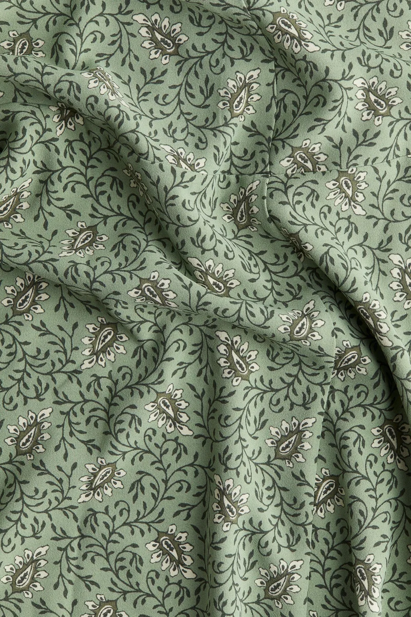 اتش اند ام فستان بحافة سفلية واسعة