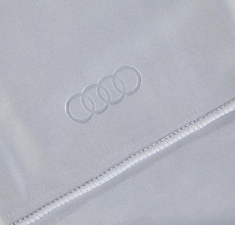 Audi منشفة تنظيف أودي 80A096325 لشاشات اللمس، فضي، 30 × 30 سم - Image 4