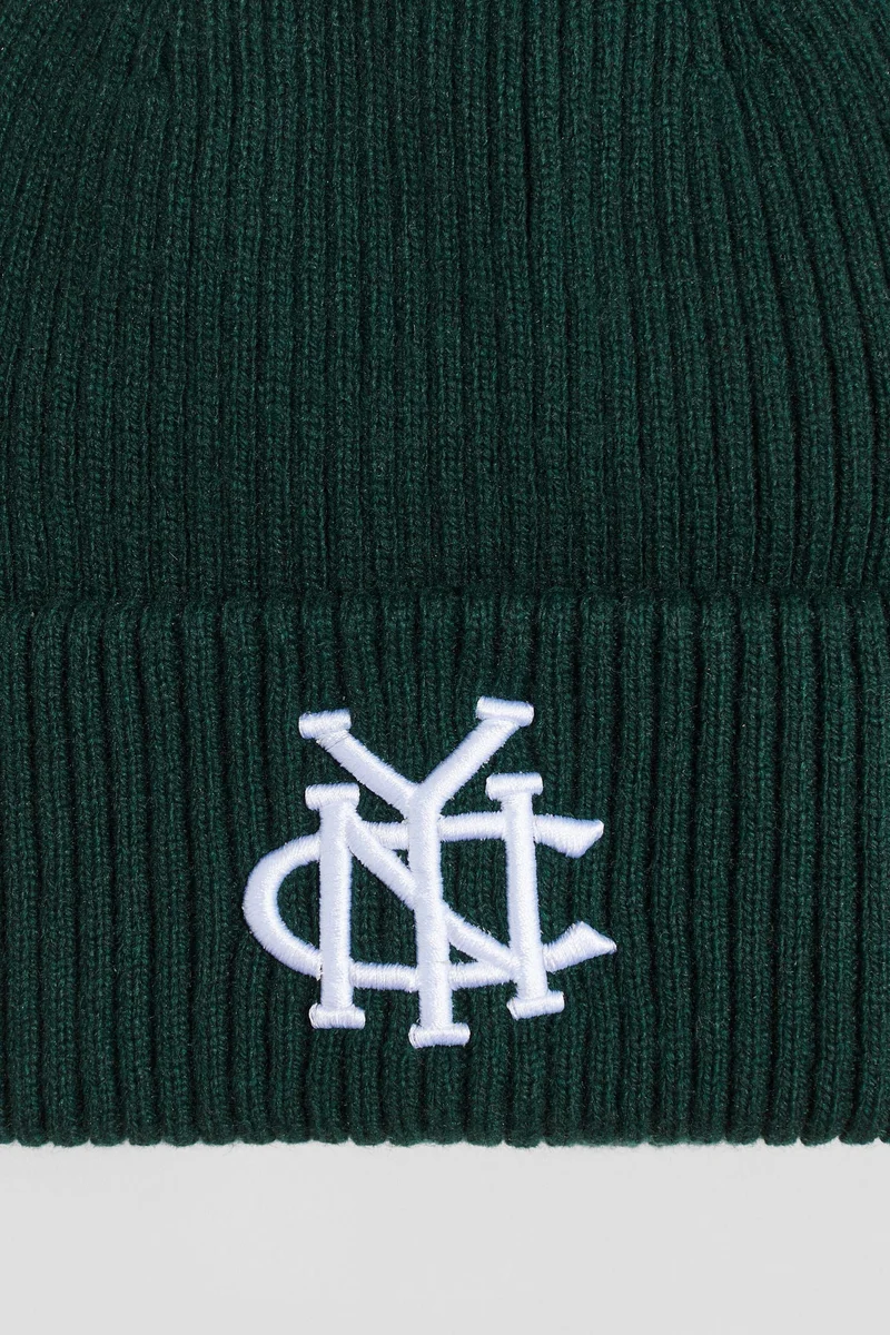 اتش اند ام قبعة بتفاصيل مطرزة