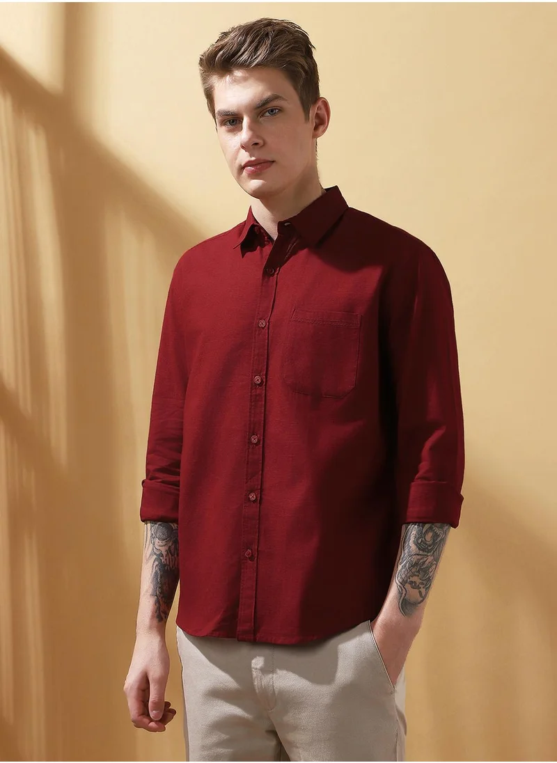 Dennis Lingo Upgrade your wardrobe with this premium Maroon Regular Fit Shirts Textured design crafted from 100% Cotton featuring Long Sleeves with Button closure.