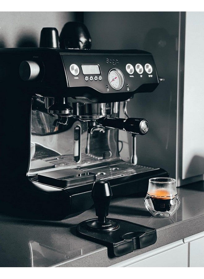 نورمكور مكبس قهوة Normcore V4 مقاس 58.5 مم - مكبس محمل بنابض مع نوابض بديلة 15 رطلاً / 25 رطلاً / 30 رطلاً - مقبض وحامل من الألومنيوم المؤكسد - قاعدة مسطحة من الفولاذ المقاوم للصدأ - Image 4