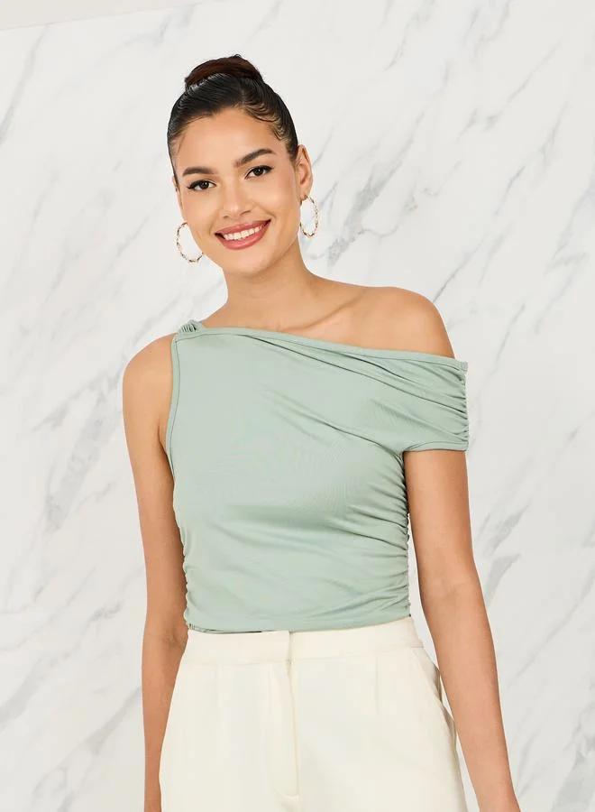 Styli Side Ruched Detail Asymmetric Neck Fitted Knit Top