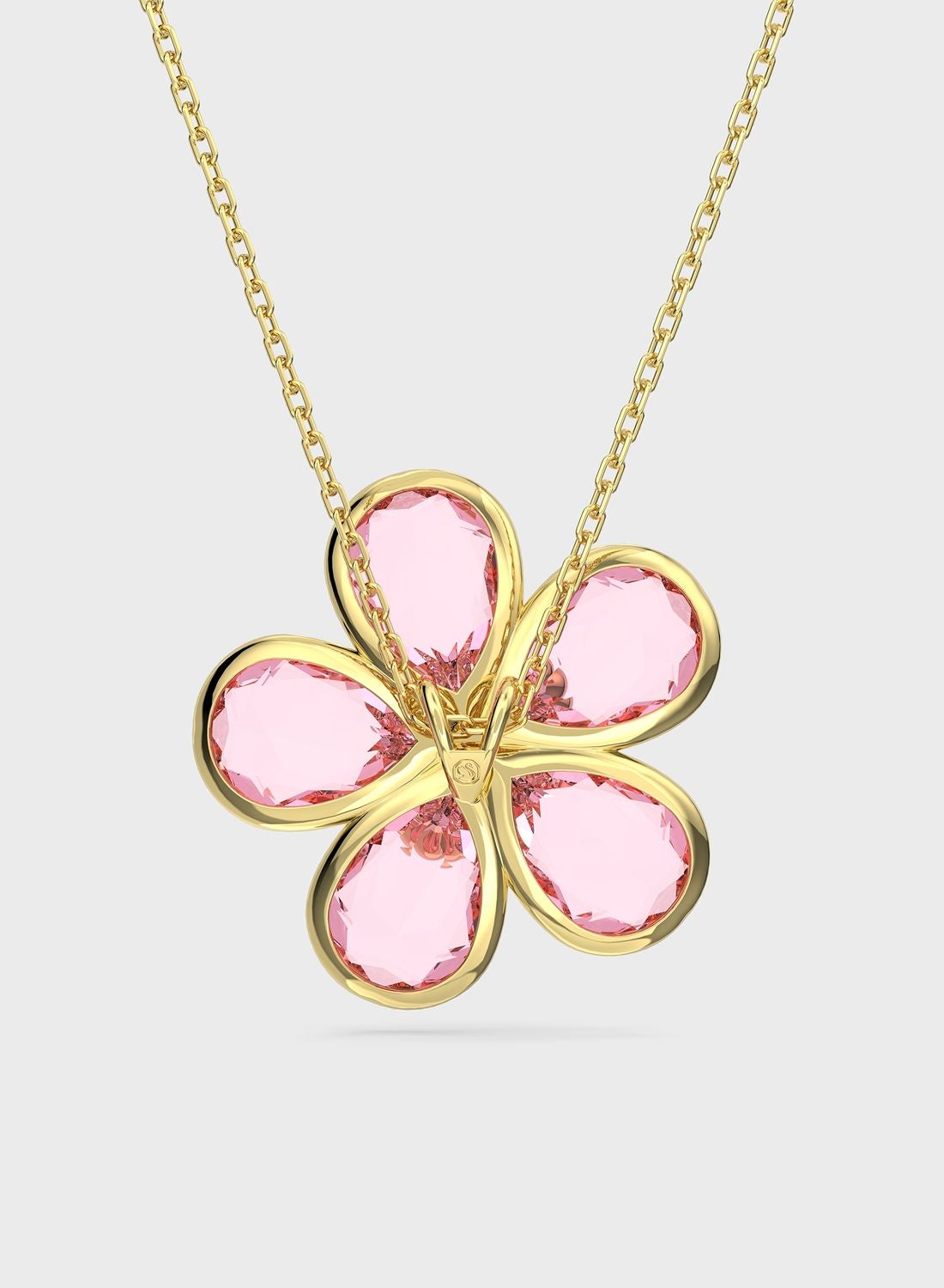 قلادة عصرية أنيقة