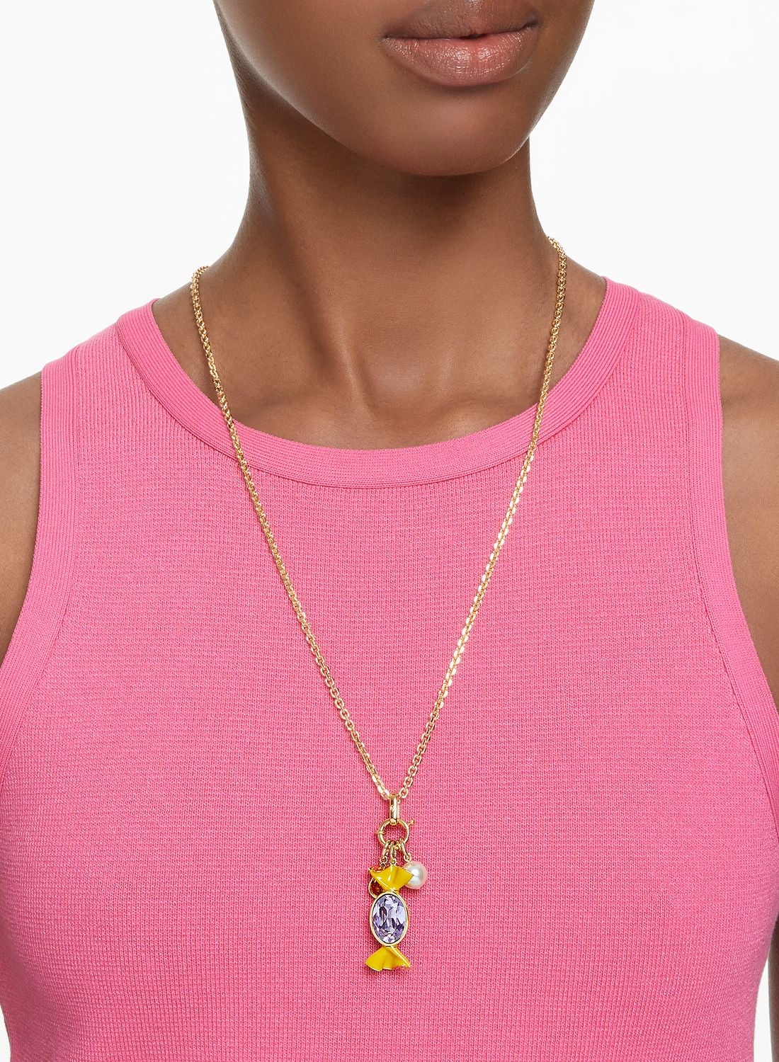 قلادة عصرية أنيقة