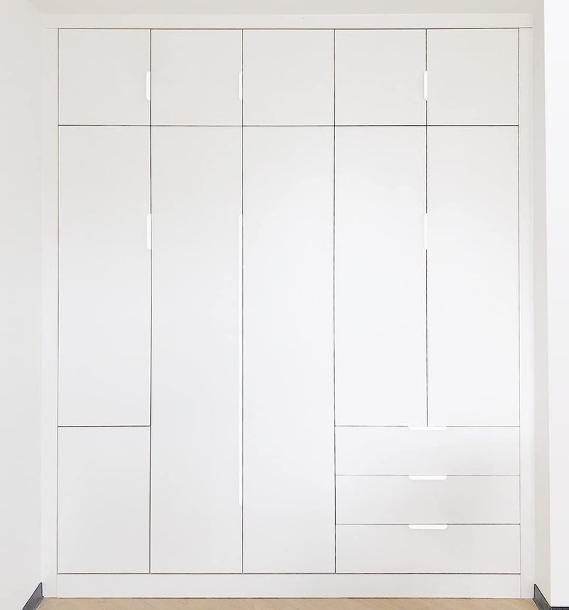 Tsnamay مجموعة تسناماي من 10 قطع، مقابض سطحية بيضاء مقوسة، طولها 3.15 بوصة، مقابض حواف بيضاء، مقابض أدراج أثاث، مقابض خزائن مخفية، قطر الفتحة 2.52 بوصة / 64 مم - Image 4