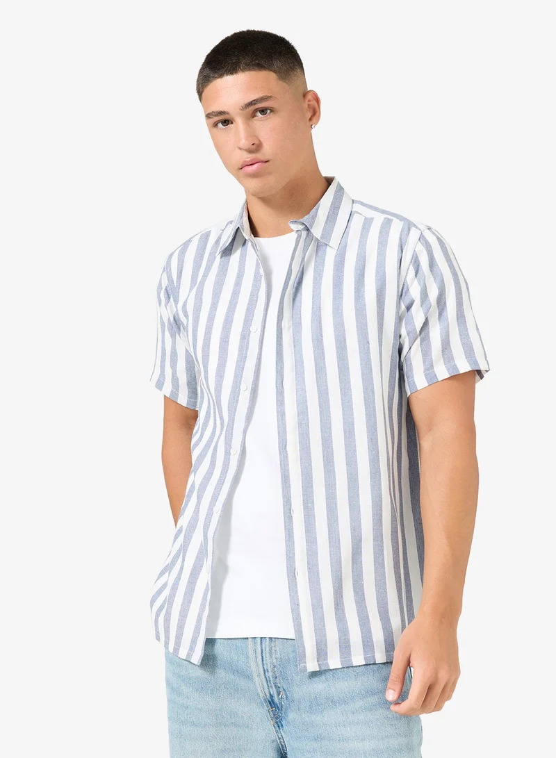 سفنتي فايف قميص كلاسيكي بقصة عادية