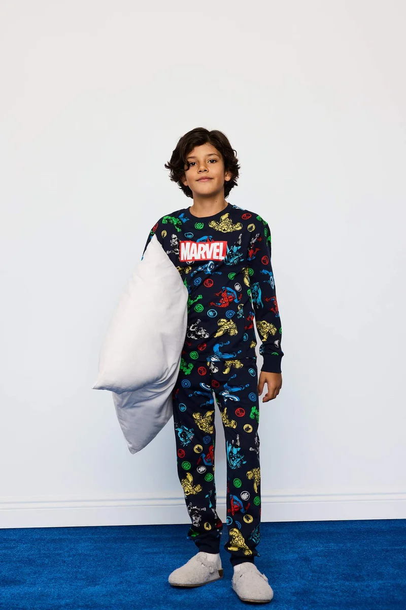 ديفاكتو Boy Marvel Comics Top Bottoms 2 Piece Pyjamas Set