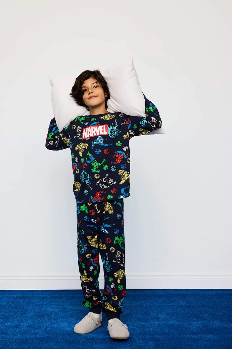 ديفاكتو Boy Marvel Comics Top Bottoms 2 Piece Pyjamas Set