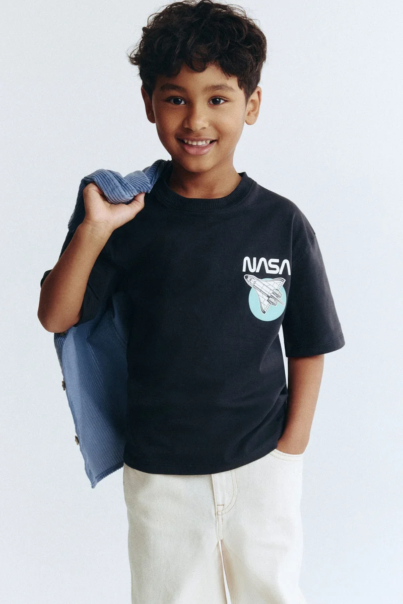 اتش اند ام تي-شيرت بجيب