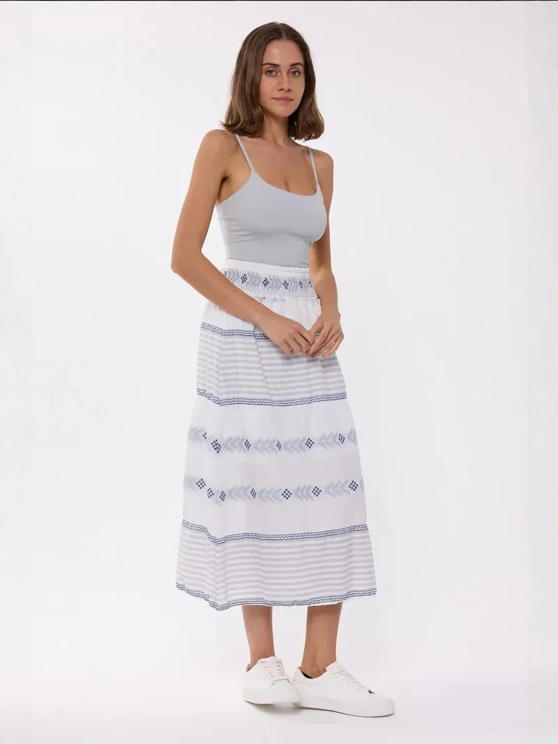 زوبعة تنورة ماكسي مخططة بخصر مرتفع وخصر مطاطي