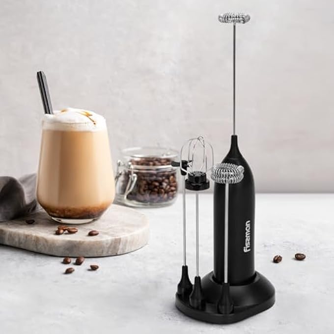 فيسمان 4 في 1 خلاط حليب مع حامل محمول قابل لإعادة الشحن كهربائي فائق السرعة 12000 دورة في الدقيقة خلاط حليب بأربعة أنواع مختلفة من خفاقات القهوة وصانع رغوة القهوة واللاتيه والكابتشينو والفرابيه والماتشا والشوكولاتة الساخنة - Image 2