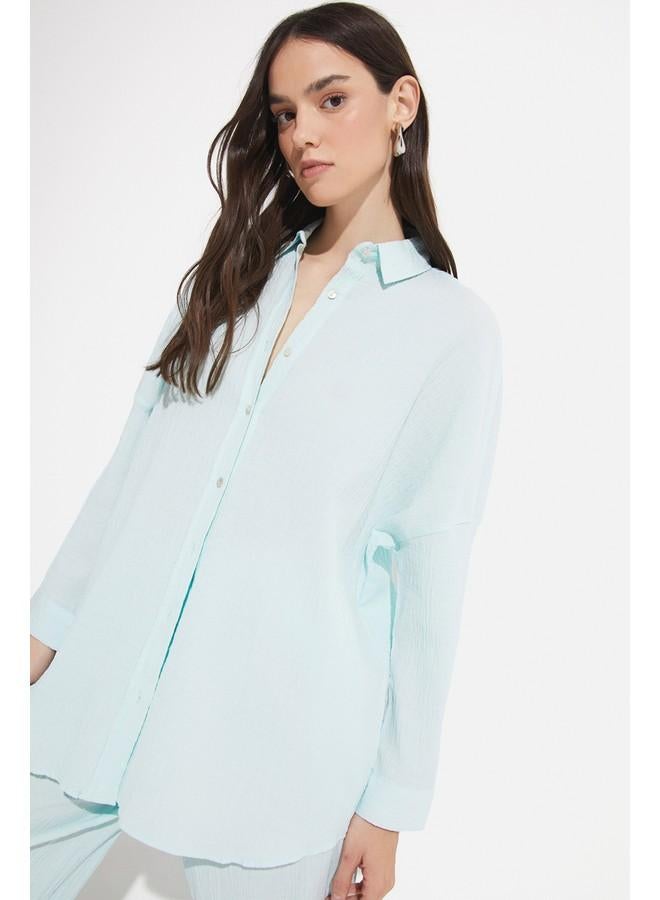 JUNE Women Exclusive Boyfriend/Wide Fit Cotton Woven Shirt Mint - Image 2