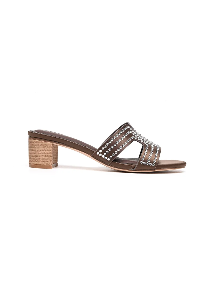 كيوبل Womens embelished pointed-toe kitten heel mules