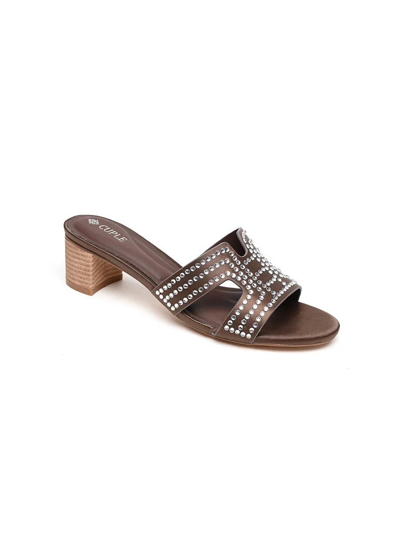 كيوبل Womens embelished pointed-toe kitten heel mules