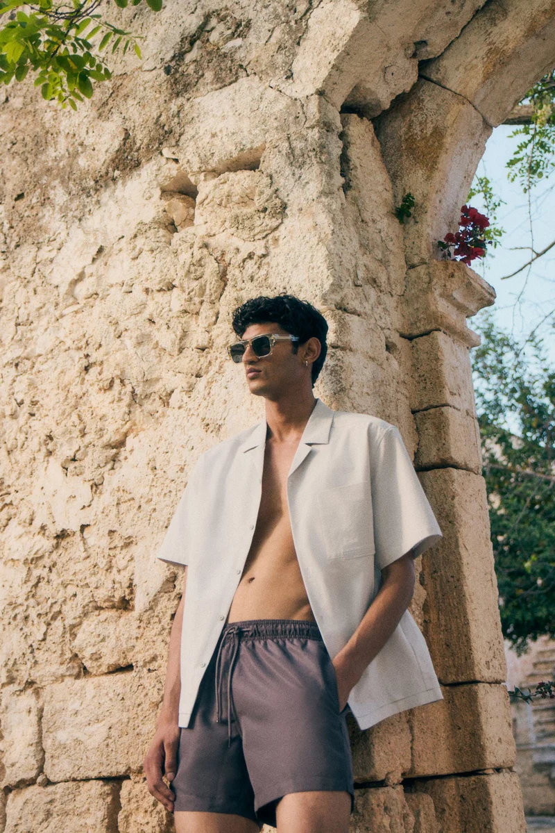 اتش اند ام شورت سباحة