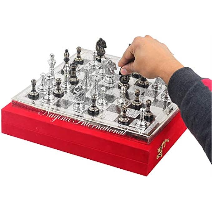 ناجينا انترناشيونال 12 مجموعة شطرنج سوداء نحاسية صلبة من قطع الشطرنج المعدنية مع لوح نحاسي كبير مجموعة جميلة مصنوعة يدويا من ألعاب الطاولة التكتيكية الإستراتيجية المجردة مع علبة تخزين المخملية الحمراء لوح فضي - Image 3