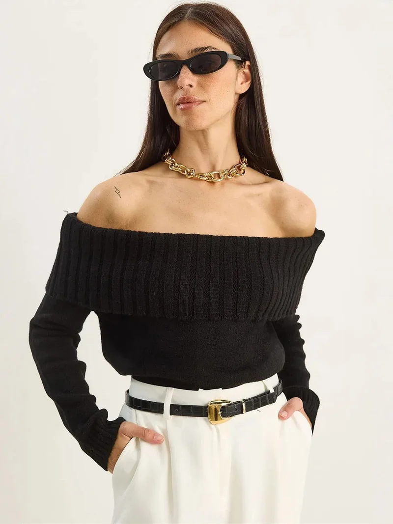 بيانكو لوتشي LUCCI Knit Sweater with Madonna Collar