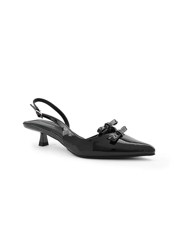 أيقون Glamorous heel shoes perfect for special events.