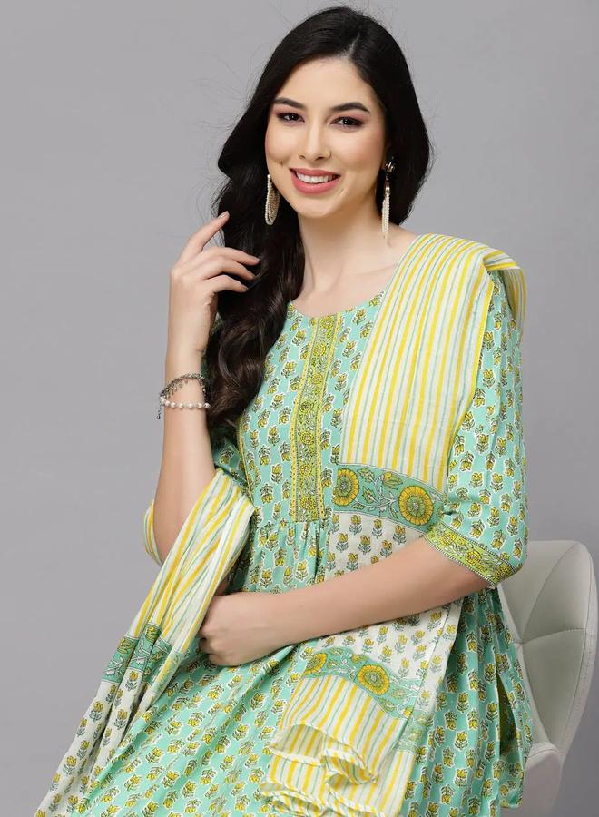 Desiqlo Green Floral Printed Rayon Kurta with Pants and Dupatta Set - Image 4