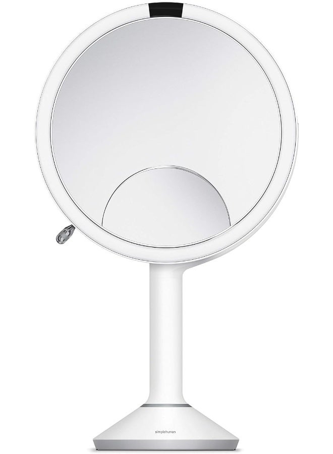 simplehuman مرآة بسيطة إنسان ثلاثية الاستشعار، بيضاء. نظام إضاءة Tru Lux. تكبير 10X / 5X / 1X. خالية من التشويه. قابلة للشحن. بدون سلك. مستشعر حركة. - Image 1