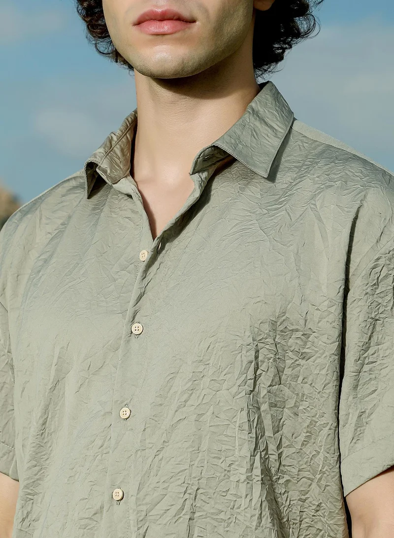 Campus Sutra Men's Sage Green Crumple-Tactile Shirt