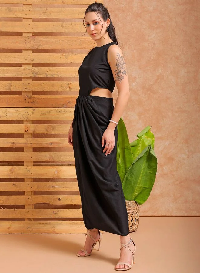 مرفوعة Women Fit and Flared Party Wear Solid Cut Out Dress