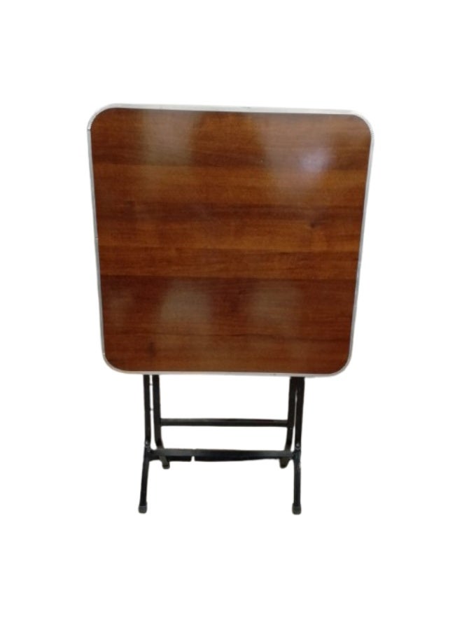 طاولة 60x60 بألوان متنوعة، مصنوعة من خشب الميلامين، وهيكل من الفولاذ، وإطار من الألومنيوم، مرنة وسهلة التخزين - Image 1