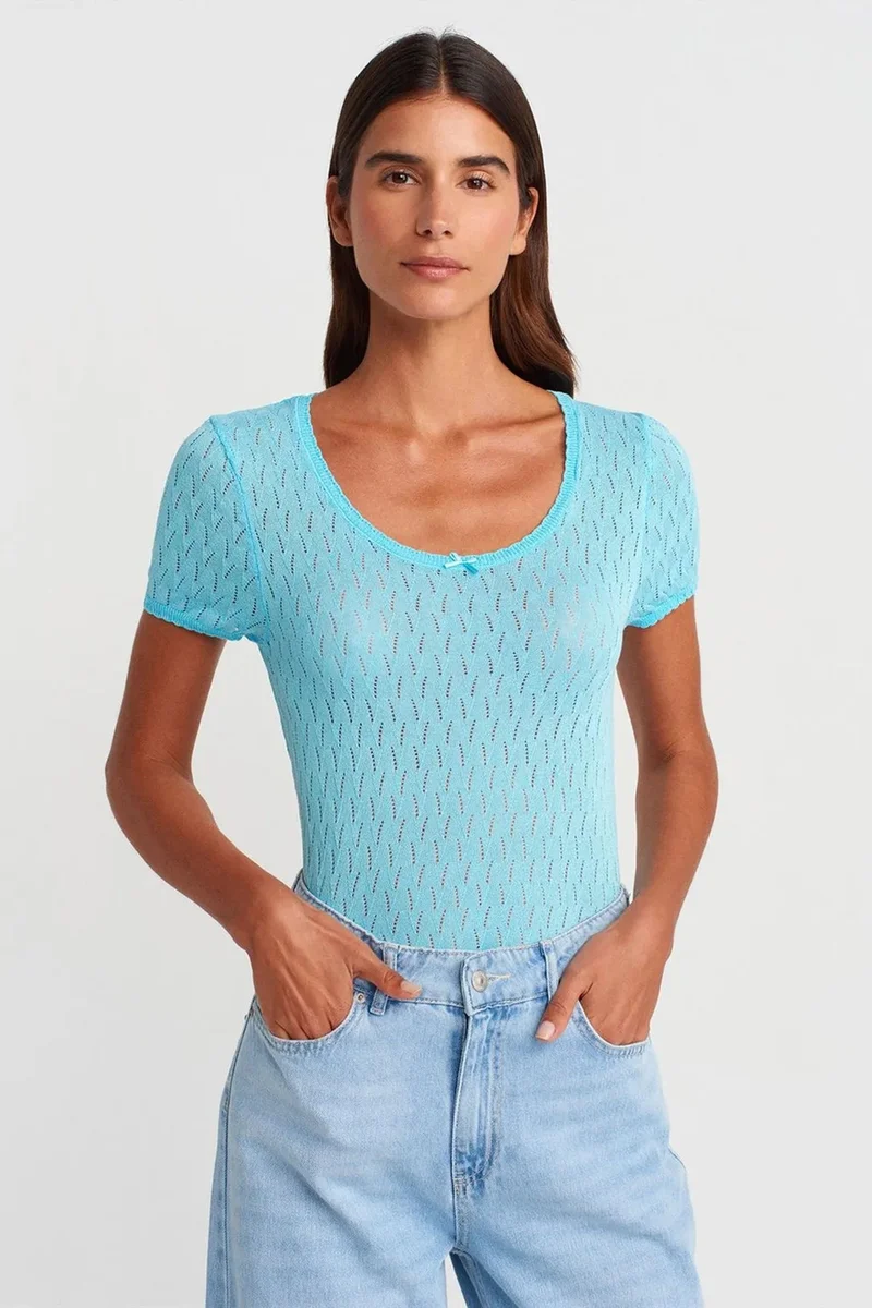 DILVIN Textured Slim-fit Blouse With Bow Detail