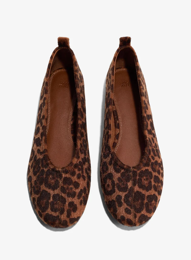 اتش اند ام حذاء باليه مسطح