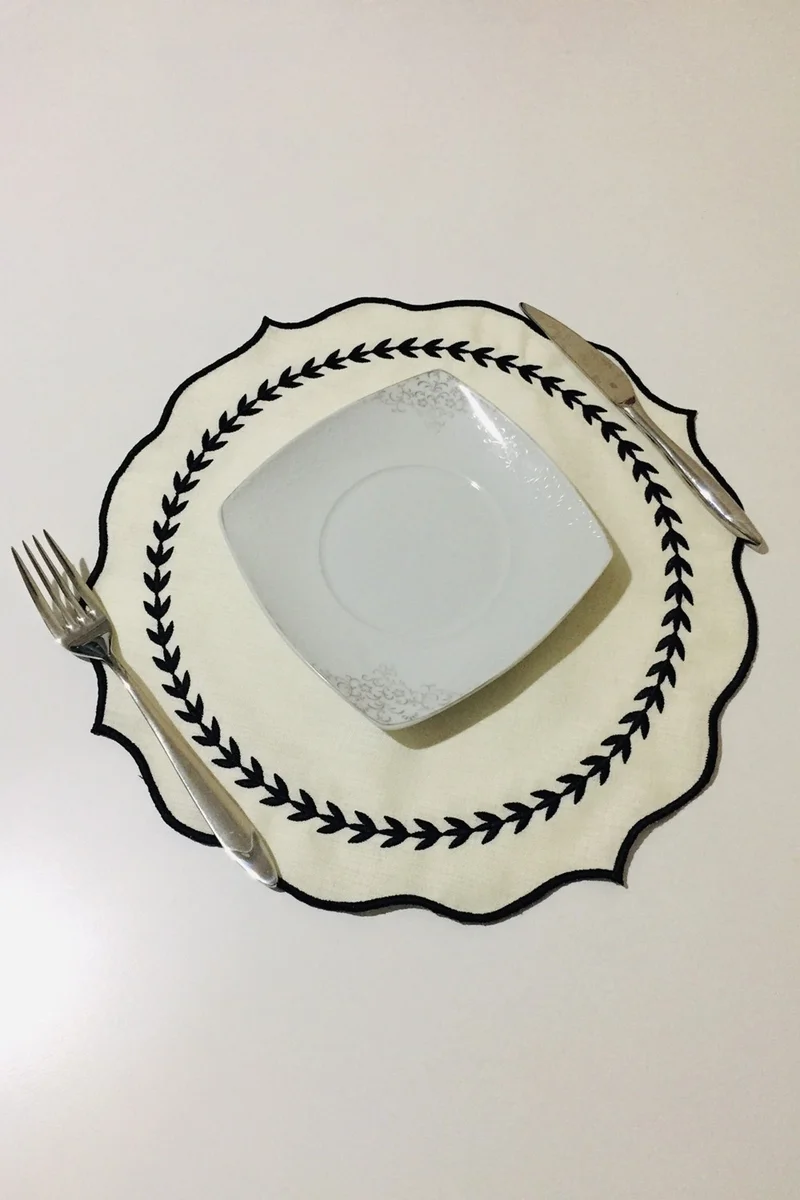Nisahometeks 6 Pieces Embroidered Linen Placemat - Linen Plate