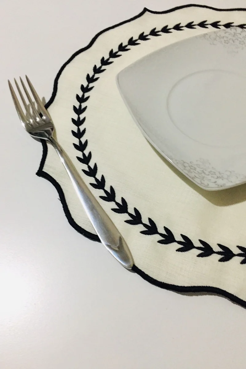 Nisahometeks 6 Pieces Embroidered Linen Placemat - Linen Plate