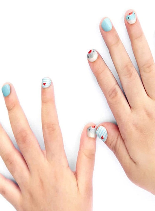 داشينج ديفا أظافر داشينج ديفا ماجيك بريس بتصميم عائلة القرش | للأطفال | من الصباح إلى المساء | أظافر قصيرة مربعة الشكل تُضغط بالضغط | تدوم طويلاً | للعناية بالقدمين - Image 2