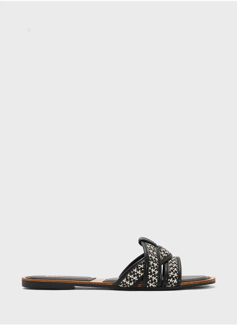 ايلا Ladies Flat Sandal