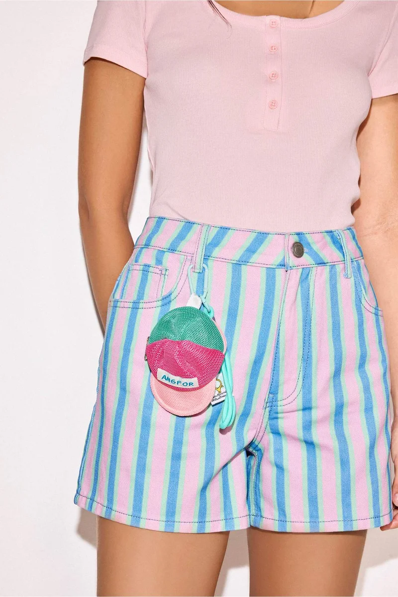 ديفاكتو Woman Cap-Shaped Keychain