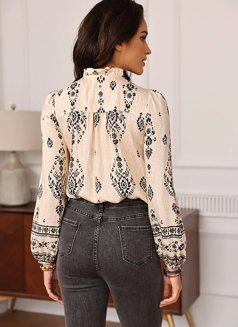 يونيكي Beige Round Neck Long Sleeves Shirt Style Top