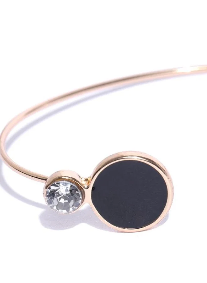 Priyaasi Metal Women , Black Metal Bracelet with pattern and secured with Slip-On closure and styled in ideal for Western moments — exude elegance in every glance.