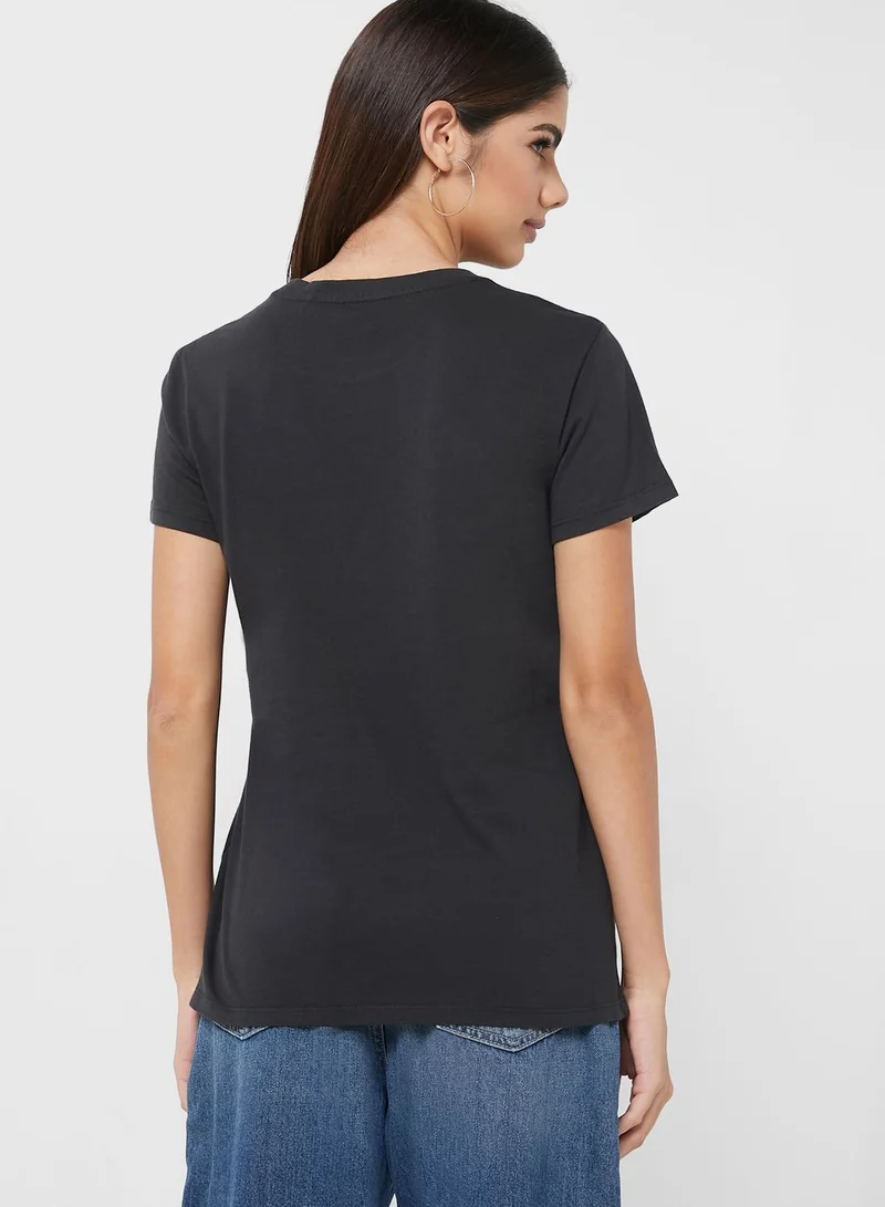 Levi's Crew Neck Logo T-Shirt