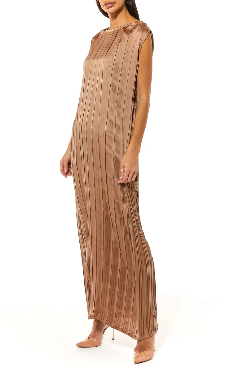 Moistreet Crew Neck Pleated Maxi Dress