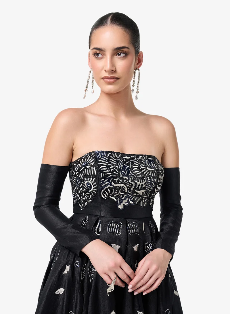 Threadz by Ajooni Embellished Bandeau Maxi Dress