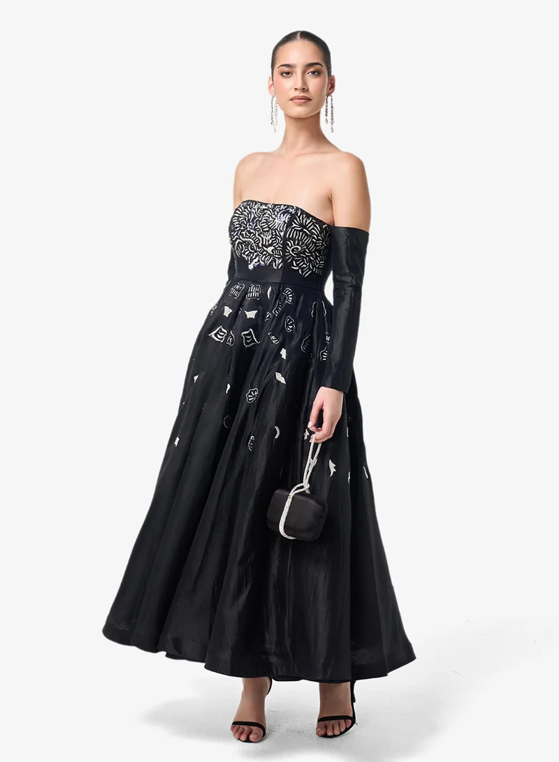 Threadz by Ajooni Embellished Bandeau Maxi Dress