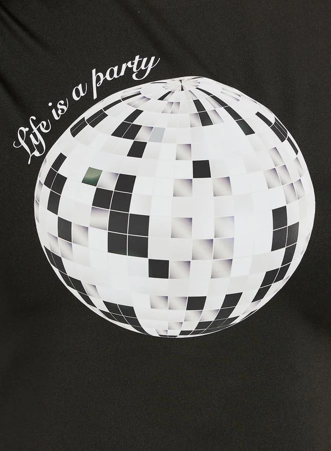 Styli Graphic Print Round Neck Crop T-Shirt