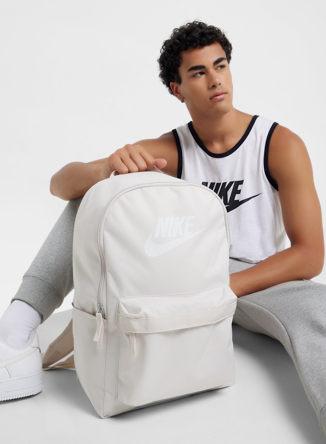 white nike back pack