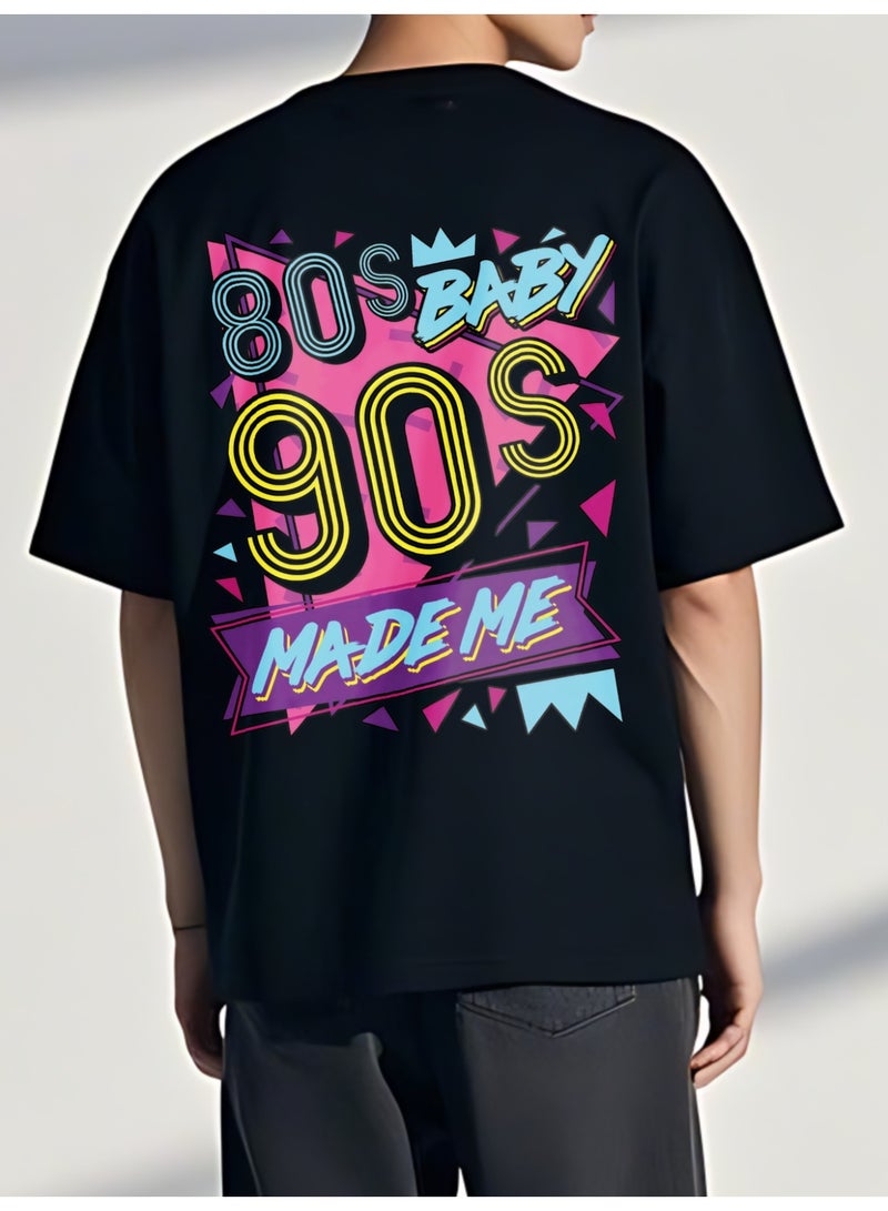 تي شيرت رجالي أسود من القطن الخالص بطبعة "80's Baby 90's Made Me" بقصة فضفاضة - Image 1