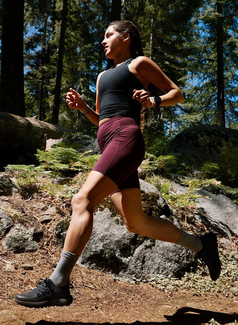 Allbirds حذاء جري نسائي للمسارات الوعرة - رمادي متوسط نعل كاكي متين