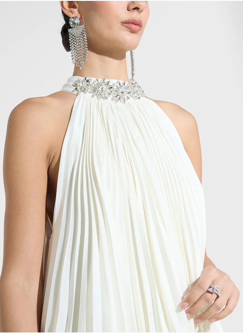 نمشي x Halter Neck Pleated Dress