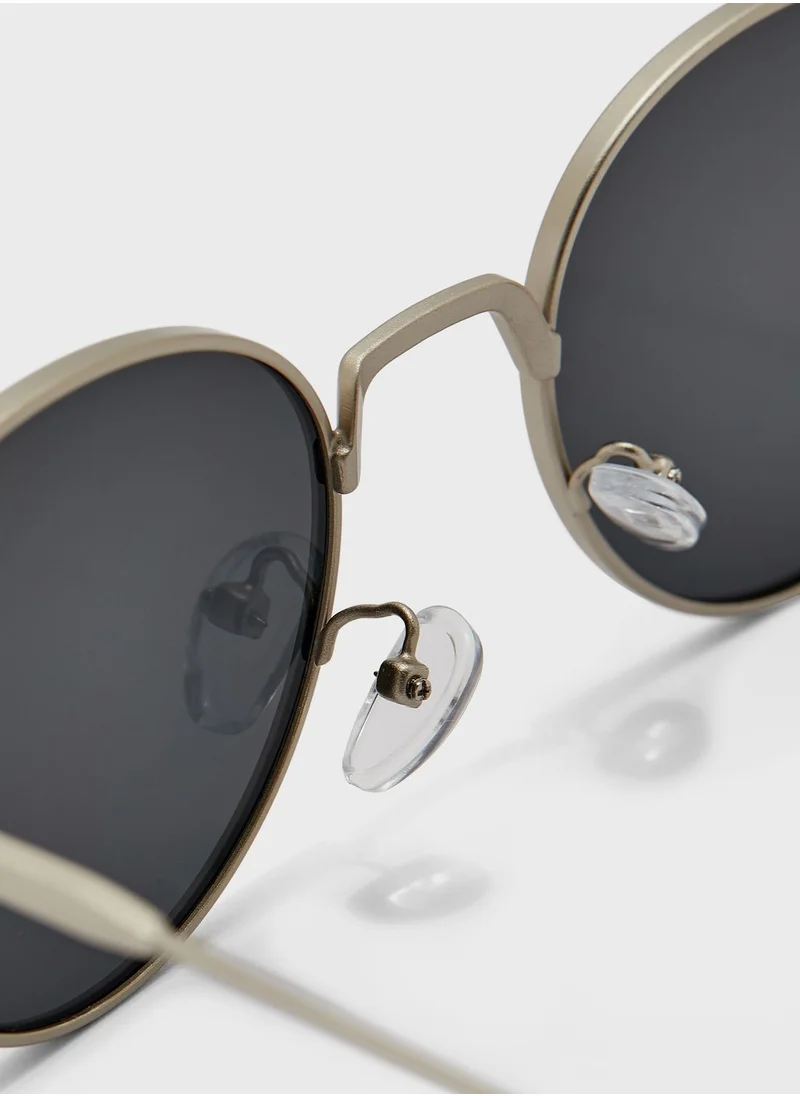 Seventy Five Round Casual Sunglasses