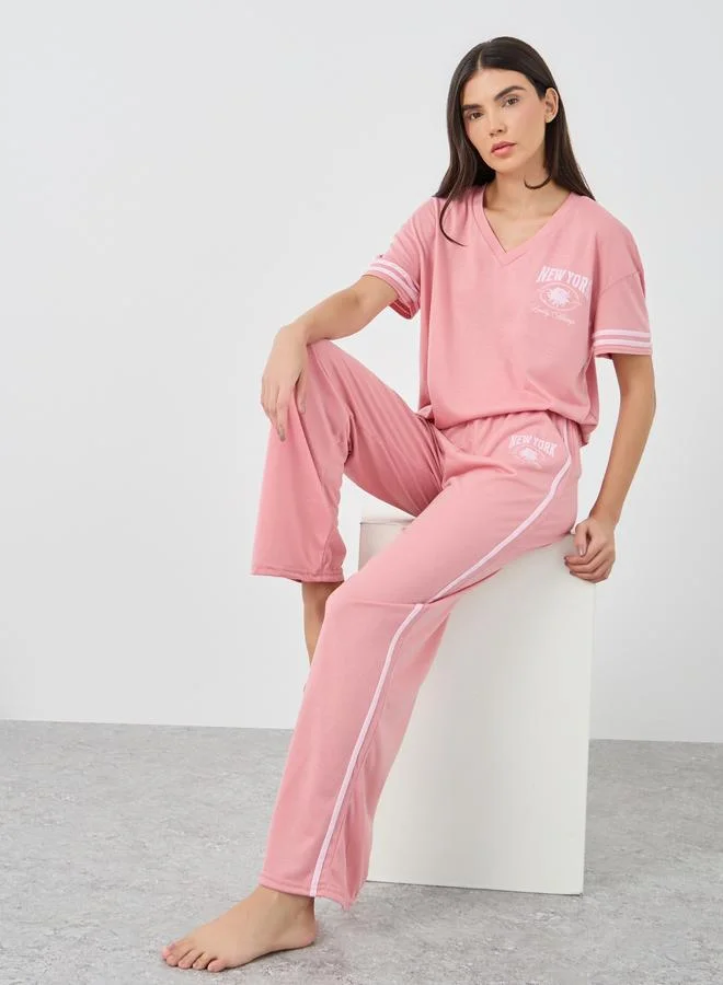 Styli Styli New York Print Dropped Shoulder T-Shirt and Pyjama Set